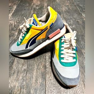 Men’s Pumas Gray/ Orange Sneakers size 10.5